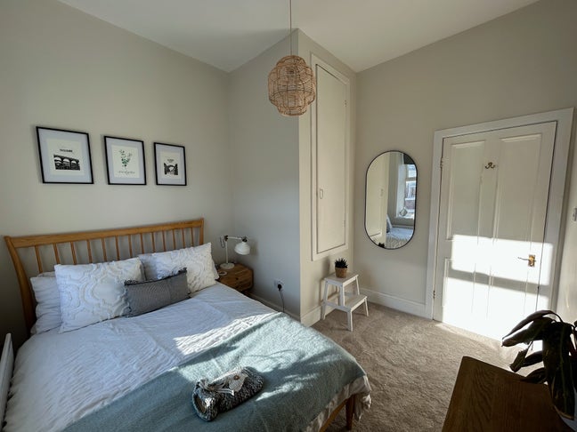 Double room available in two bed flat  Main Photo