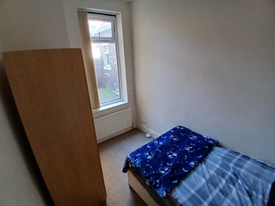 Room available in Heaton-based flat Main Photo