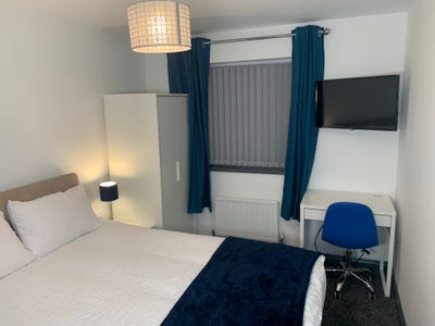 NO DEPOSIT - Double Room in Oldbury /Bills include Main Photo