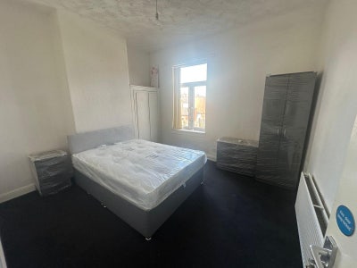 Room Available  Main Photo