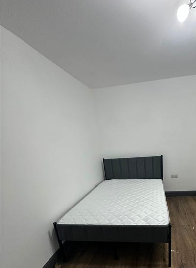 Double room near barking station  Main Photo