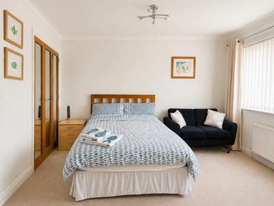 Large Double Room with own Bathroom  Main Photo