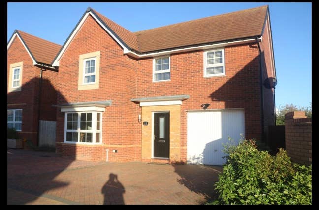 Double Room in a Modern Home For Rent Main Photo