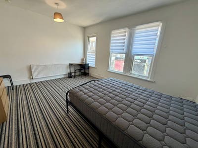 Large Double Next to Leyton Tube, Bills Included Main Photo