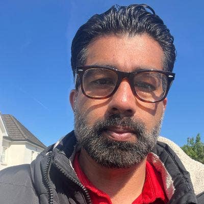 Single professional joing NHS Trust in London Main Photo