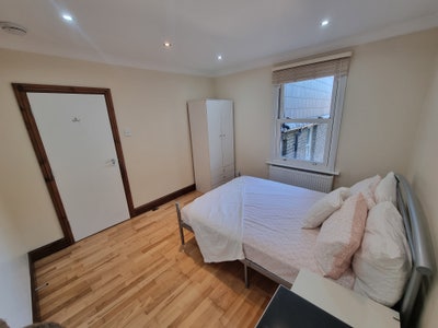Bright, Spacious Room in Catford Area Main Photo