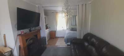 Room available Mon - Thur please see description Main Photo