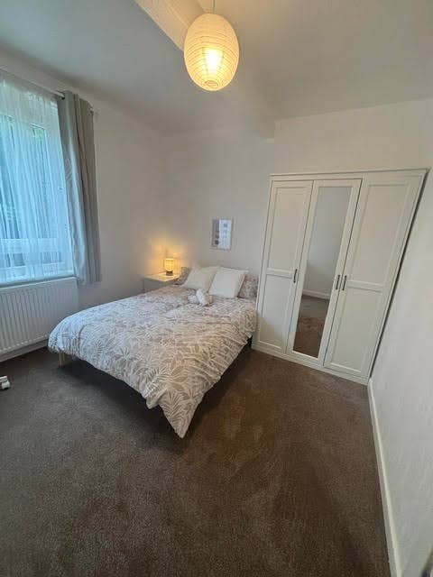 Large Double Room - No deposit - bills incl Main Photo