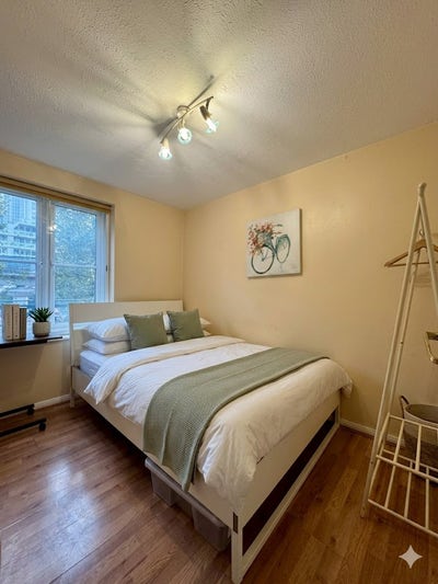 ✨ Stylish Double Room in Docklands (E14 0BY) ✨ Main Photo