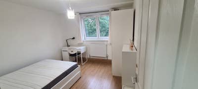 Tidy Double Room–3 mins Tube–All Bills included Main Photo