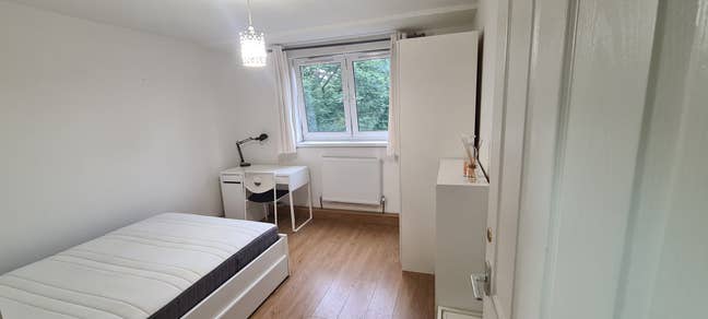 Tidy Double Room–3 mins Tube–All Bills included Main Photo