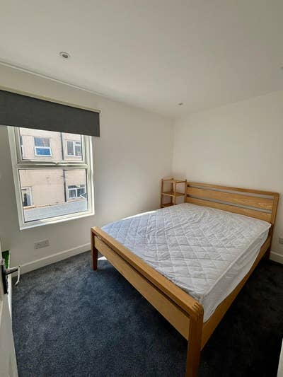 1 room are available in -  L6 5AF Main Photo