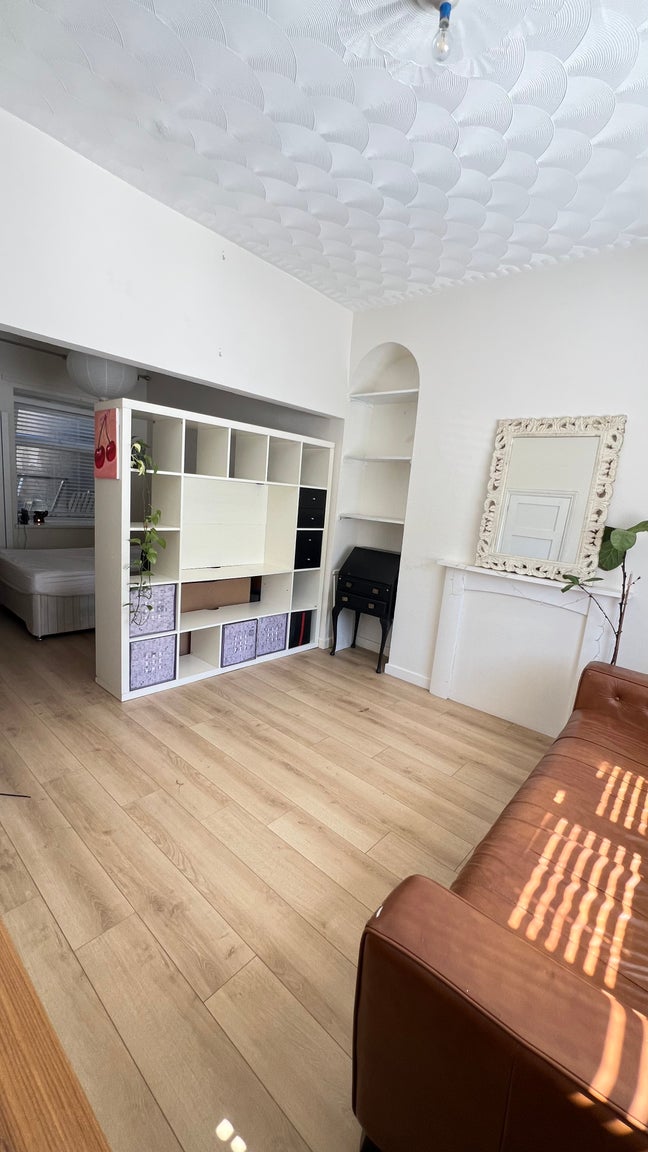 Bright & Spacious Double rooms in shared house  Main Photo