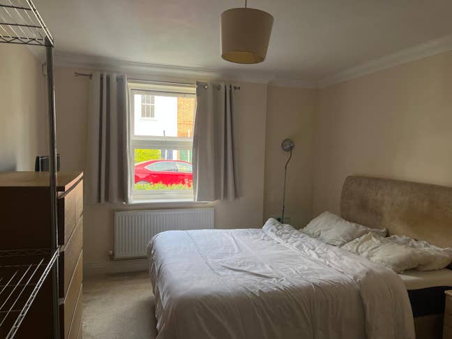 Nice Apartment with excellent transport links Main Photo