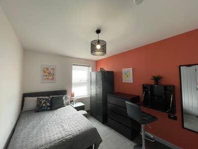 Zero deposit for 2 Double Room for professionals  Main Photo