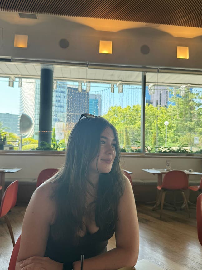 Looking for someone to share a flat with :) Main Photo