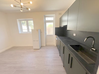 Brand New 1-Bed Flat – Fully Refurbished  Main Photo