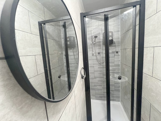 Brand New 1-Bed Flat – Fully Refurbished  Main Photo