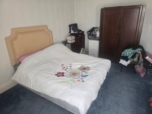 Double Room Available Main Photo