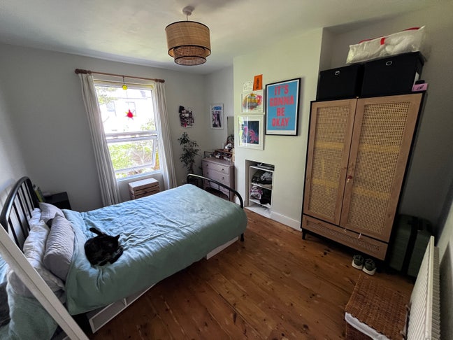 Large double bedroom in 2 bed terrace Main Photo