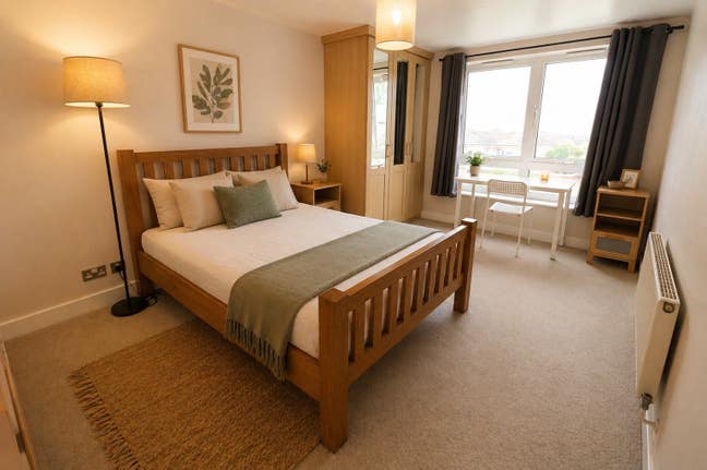 Stunning Ensuite! Modern 3Beds Flat-Riverside!! Main Photo