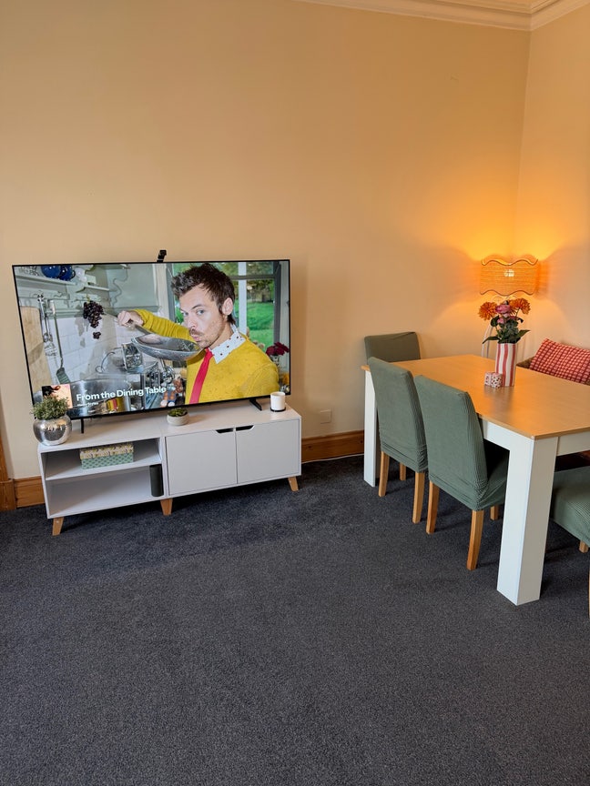 Bright and airy double room available  Main Photo