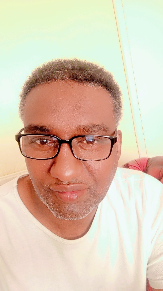 Professional Male seeks a single or double room Main Photo