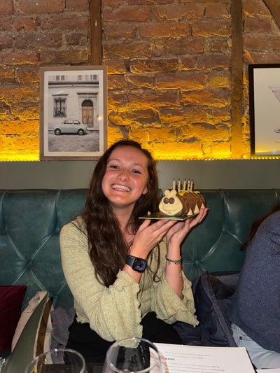 hello helloo I’m Gabby, 26 working as a dat... Main Photo