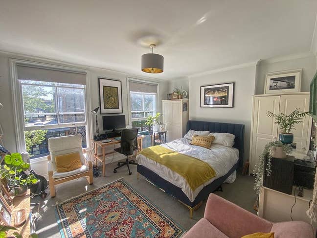 Large room for the summer months in Holloway Main Photo