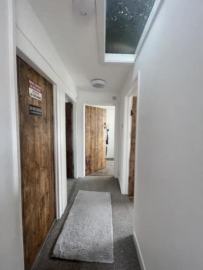     Bright Spare Bedroom Available in Friendly Fla Main Photo