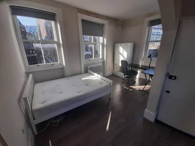 Paddington Station 5 Minutes S/C Studio  2Nd Floor Main Photo