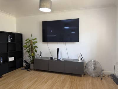 Double room with private bath/toilet, bills incl. Main Photo