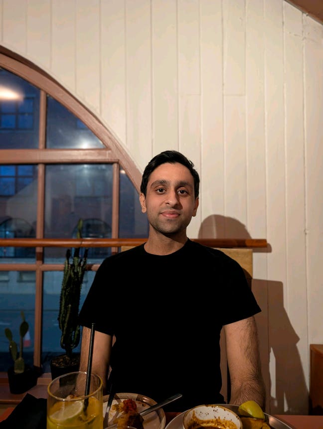 26 Y/O professional looking for flatmates 🙂 Main Photo