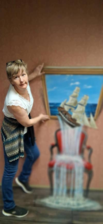 Professional Female seeks a single or double room Main Photo