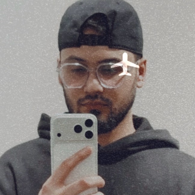 Professional Male seeks a single or double room Main Photo