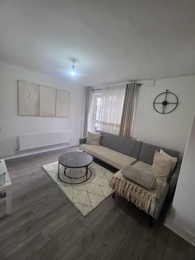 1-Bedroom Flat in Highbury & Islington &pound;2,100 pcm  Main Photo