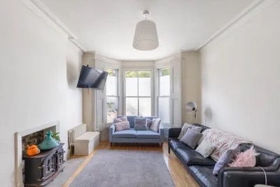 Cozy double room in Notting Hill Main Photo