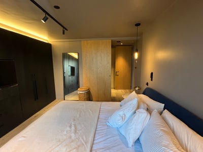 2-Bed Hoxton Flat, 2 Bath, Bills Included Main Photo