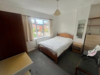 Looking for Housemate to fill double room in 3 bed Main Photo