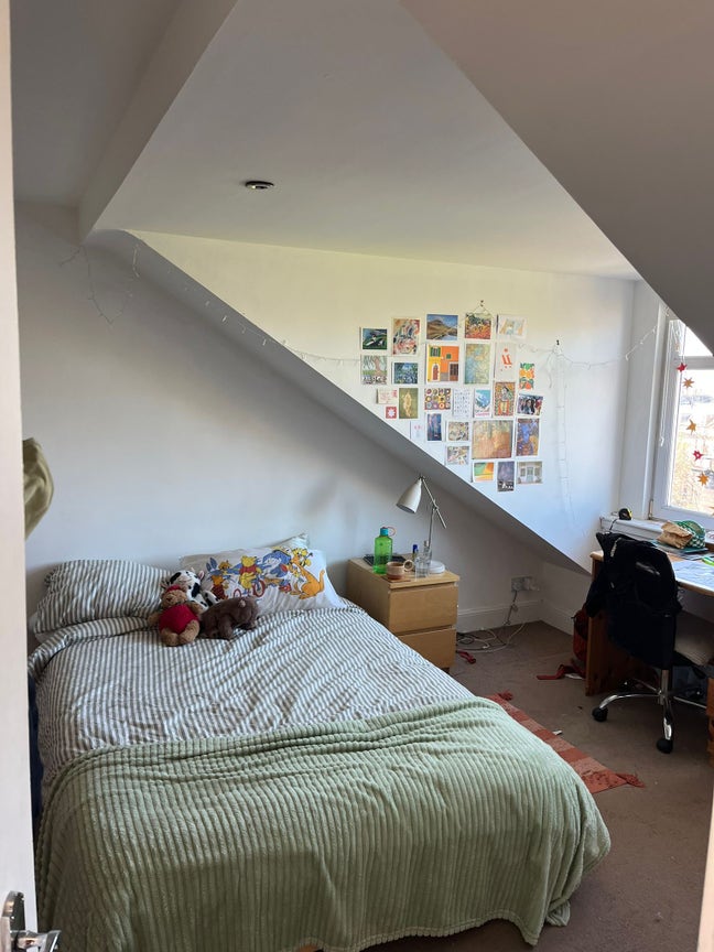 Cool Double Room in Friendly Two Floor Flat Main Photo