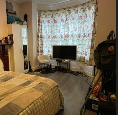 A Fully Furnished Double Room available to book Main Photo
