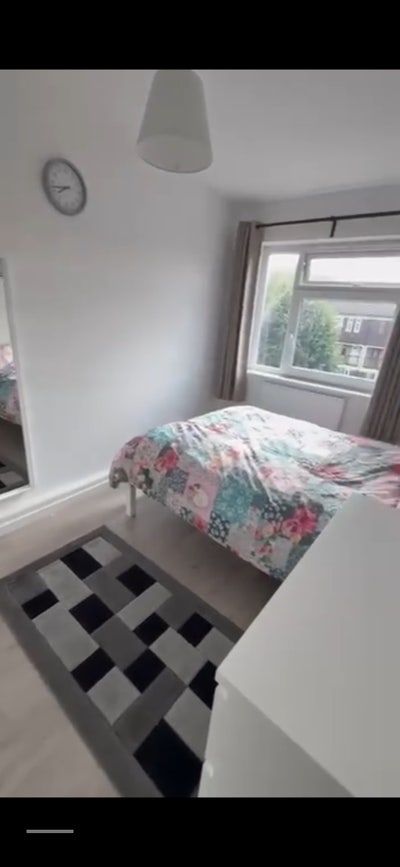 Double Room in Bow Main Photo