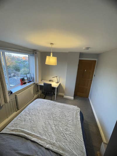 Double Room - &pound;640/Month - Available from 1st May Main Photo