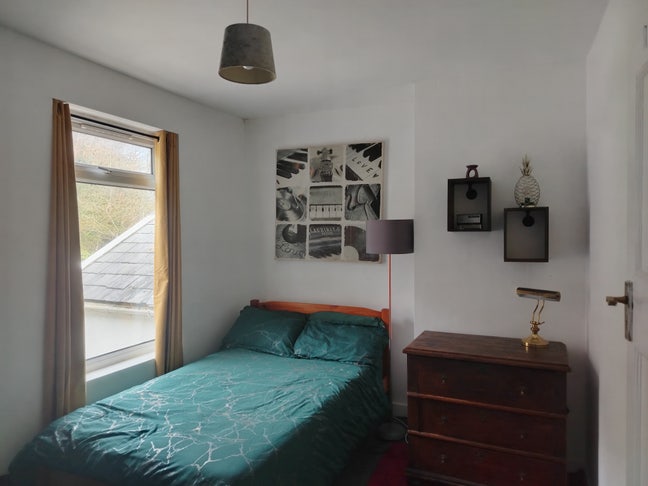 Double Room Close to Swansea City Centre.  Main Photo