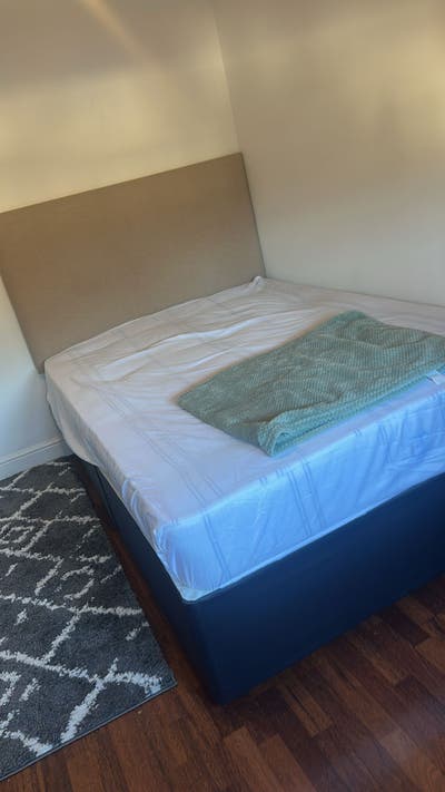 Double bed available for rent  Main Photo