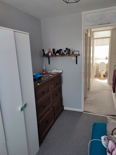 Single room available in clean and quiet house Main Photo