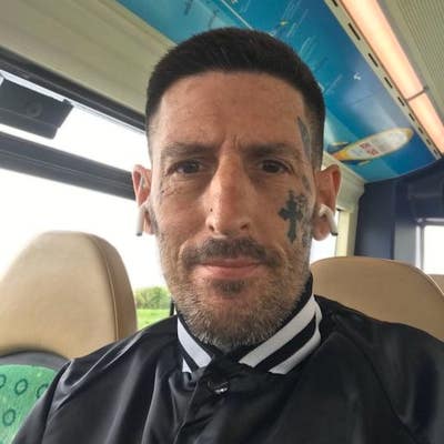 49 year old Male seeks a single or double room Main Photo