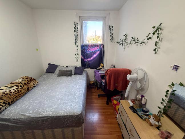 Spacious Double Room in 5-Bed House – E12 6HQ | Bi Main Photo