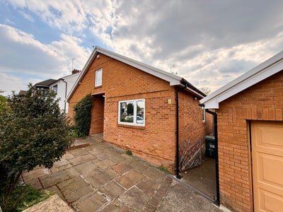 Spacious Double Room in Modern House Main Photo
