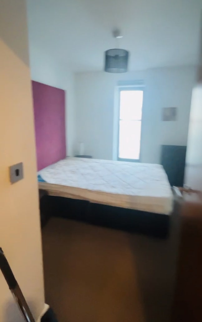 Skyline 2bedroom looking for a roommate  Main Photo